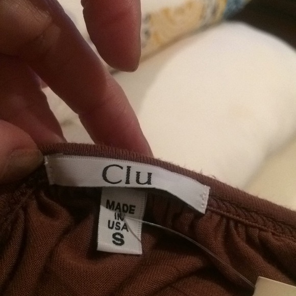 Clu. Beautiful Brand New Top. Small. NWT - Picture 4 of 4